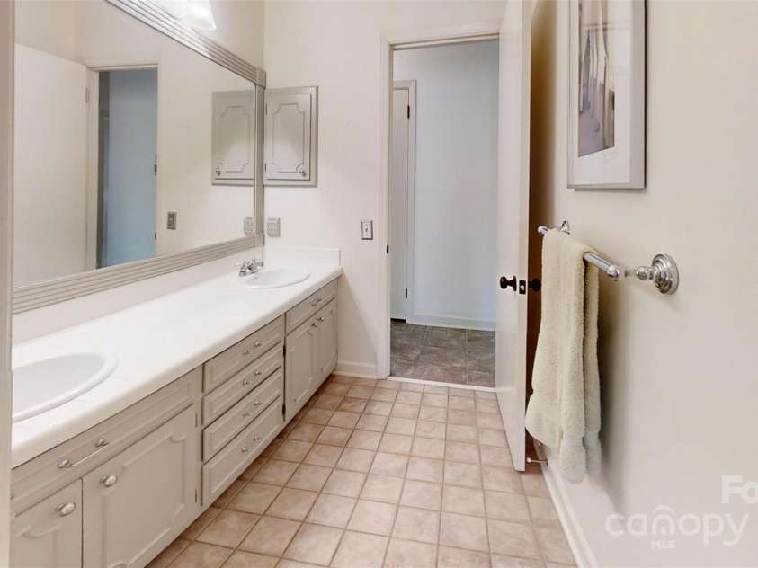 116 Jonas Drive, Lincolnton, NC 28092.  MLS# CAR4238345, YatesRealty ID 5970. 