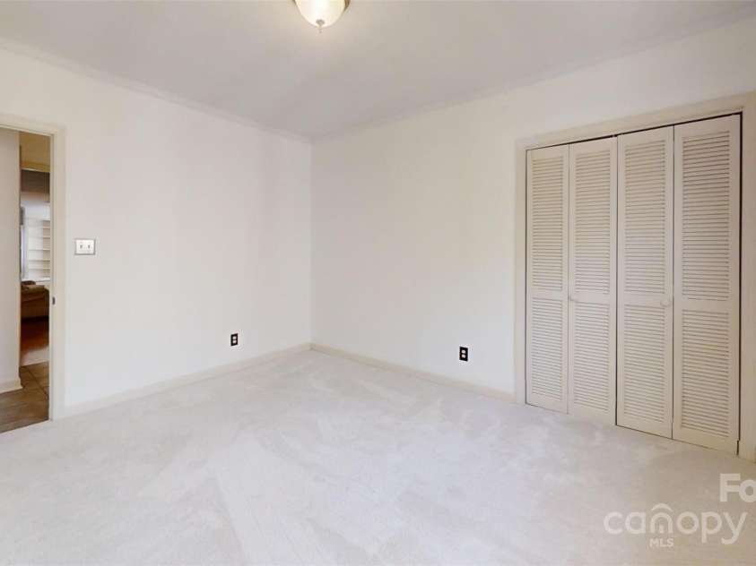 116 Jonas Drive, Lincolnton, NC 28092.  MLS# CAR4238345, YatesRealty ID 5970. 