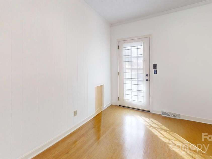 116 Jonas Drive, Lincolnton, NC 28092.  MLS# CAR4238345, YatesRealty ID 5970. 