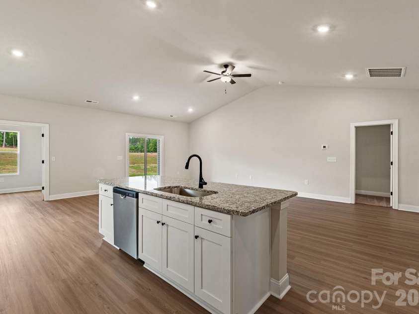 3621 Narrow Lane, Charlotte, NC 28215.  MLS# CAR4345669, YatesRealty ID 5970. 