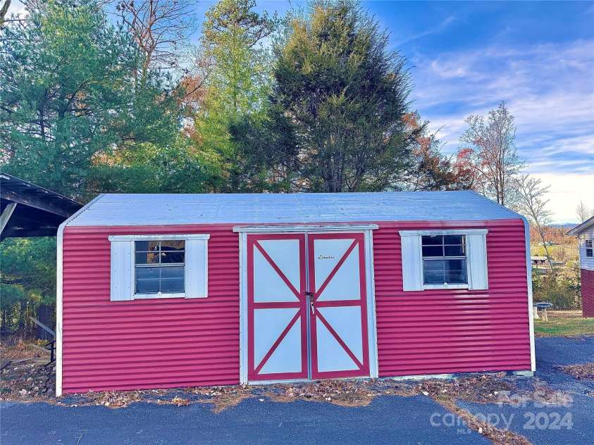 5746 Hardy Duckworth Road, Morganton, NC 28655.  MLS# CAR4204465, YatesRealty ID 5971. 