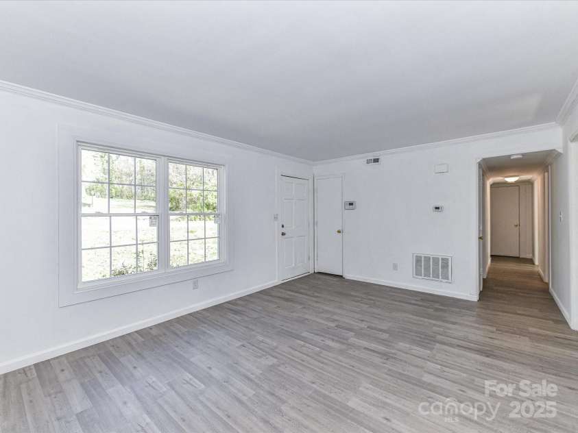 1327 Santee Street, Charlotte, NC 28208.  MLS# CAR4235557, YatesRealty ID 5973. 