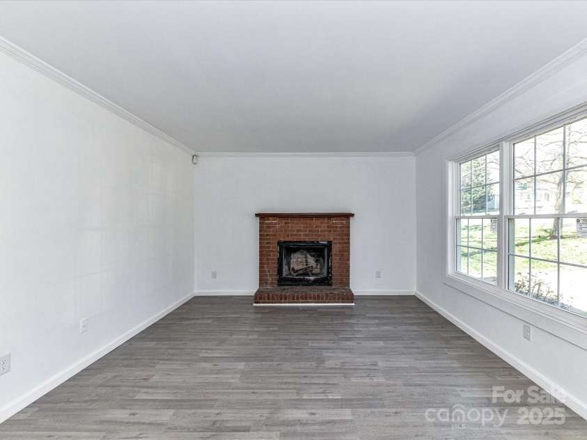 1327 Santee Street, Charlotte, NC 28208.  MLS# CAR4235557, YatesRealty ID 5973. 