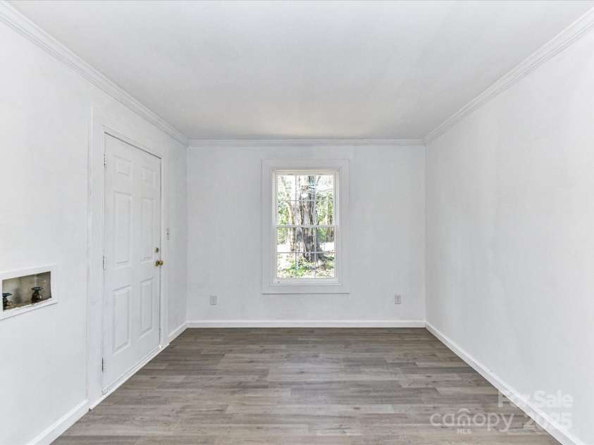 1327 Santee Street, Charlotte, NC 28208.  MLS# CAR4235557, YatesRealty ID 5973. 