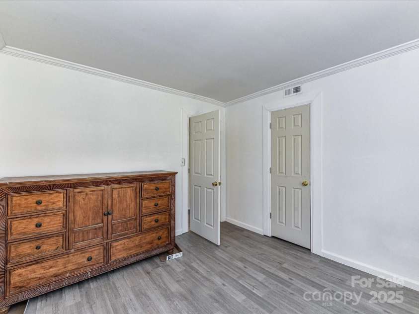 1327 Santee Street, Charlotte, NC 28208.  MLS# CAR4235557, YatesRealty ID 5973. 