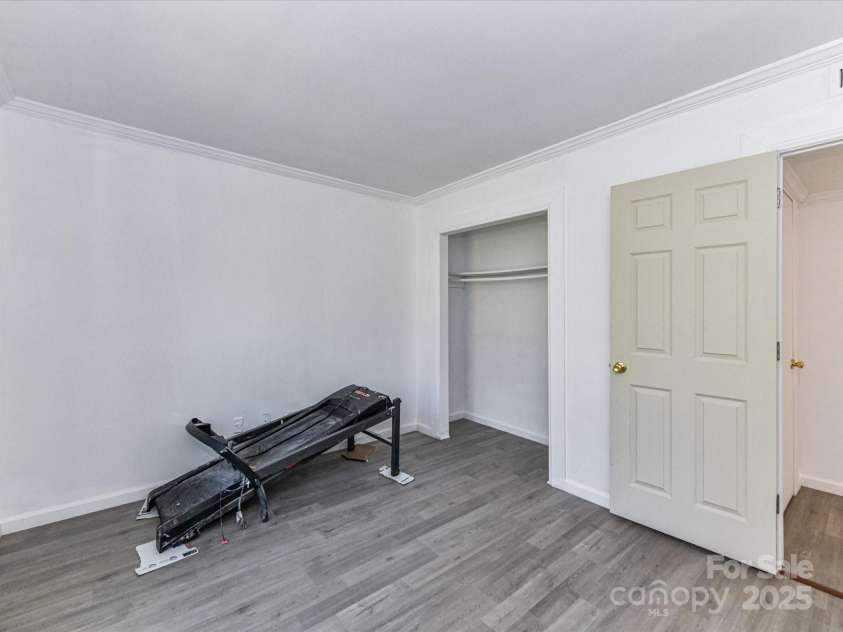 1327 Santee Street, Charlotte, NC 28208.  MLS# CAR4235557, YatesRealty ID 5973. 