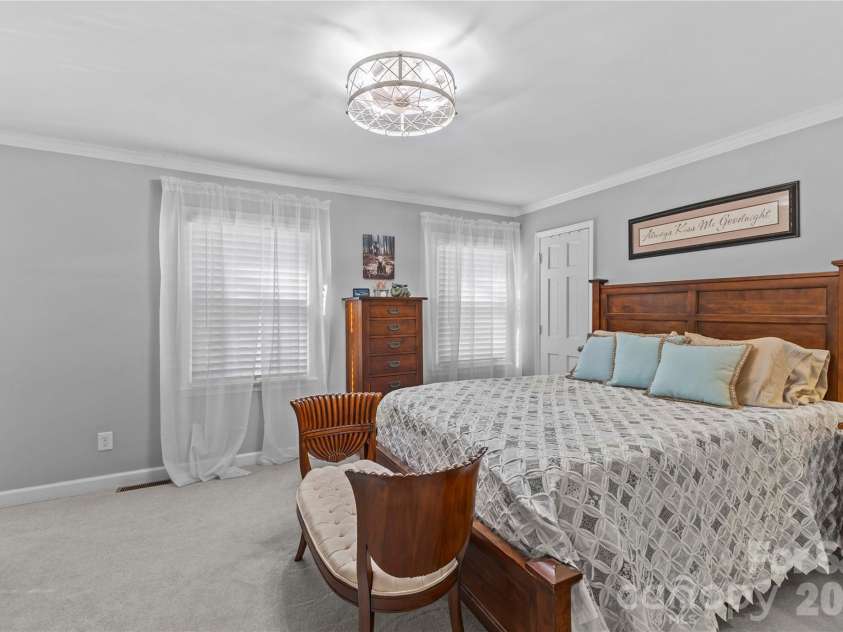 2502 Round Table Road, Monroe, NC 28110.  MLS# CAR4307222, YatesRealty ID 5973. Upper Owners' Ensuite with bath