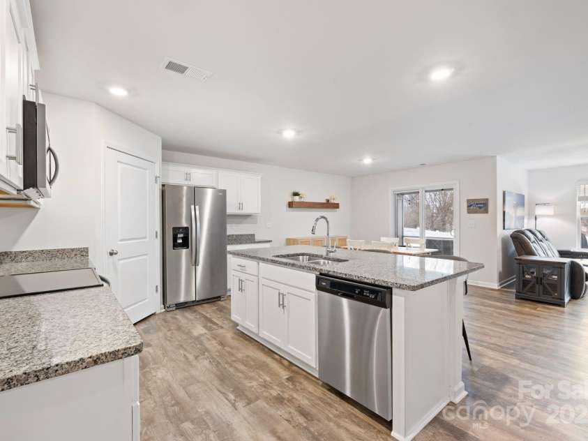 2766 Sherrills Stream Drive, Sherrills Ford, NC 28673.  MLS# CAR4237314, YatesRealty ID 5975. Kitchen