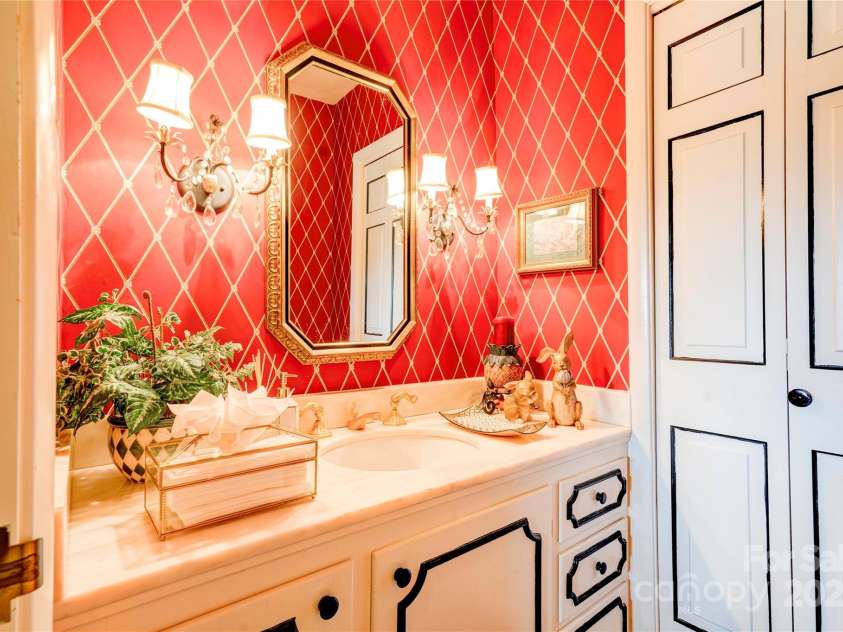 316 Country Club Acres None, Shelby, NC 28150.  MLS# CAR4244024, YatesRealty ID 5976. Bath 4