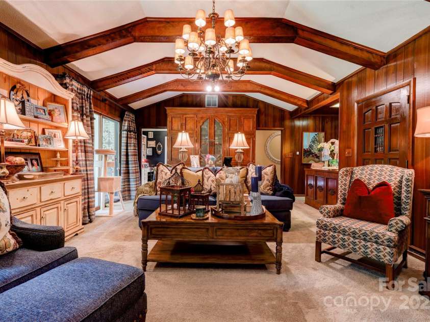 316 Country Club Acres None, Shelby, NC 28150.  MLS# CAR4244024, YatesRealty ID 5976. Family Room