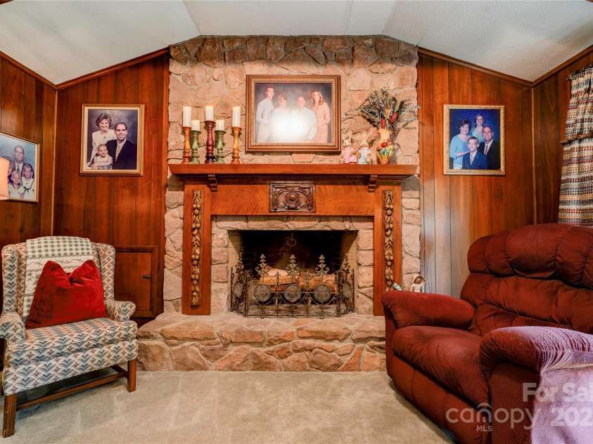 316 Country Club Acres None, Shelby, NC 28150.  MLS# CAR4244024, YatesRealty ID 5976. Family Room