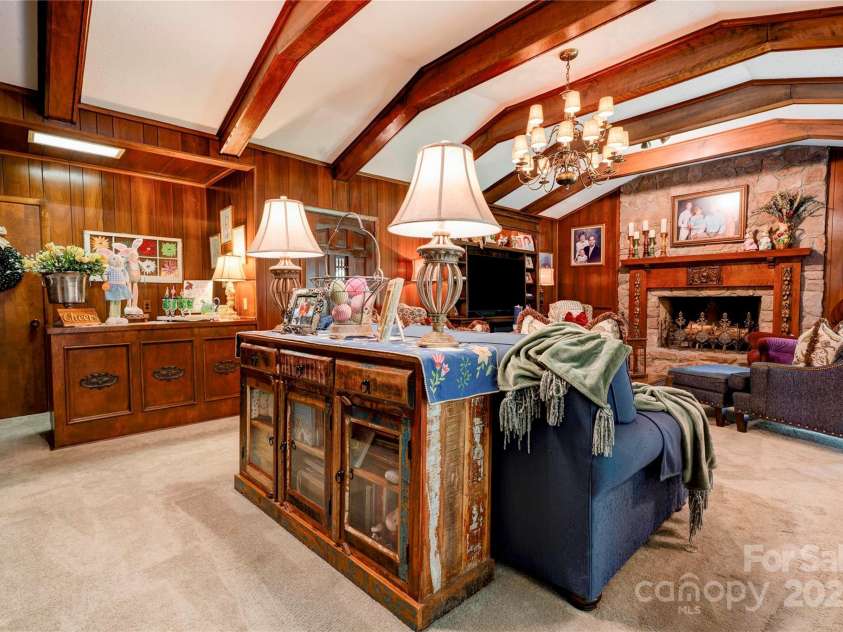 316 Country Club Acres None, Shelby, NC 28150.  MLS# CAR4244024, YatesRealty ID 5976. Family Room