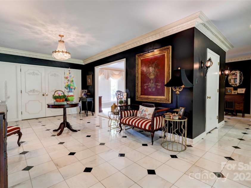 316 Country Club Acres None, Shelby, NC 28150.  MLS# CAR4244024, YatesRealty ID 5976. Foyer