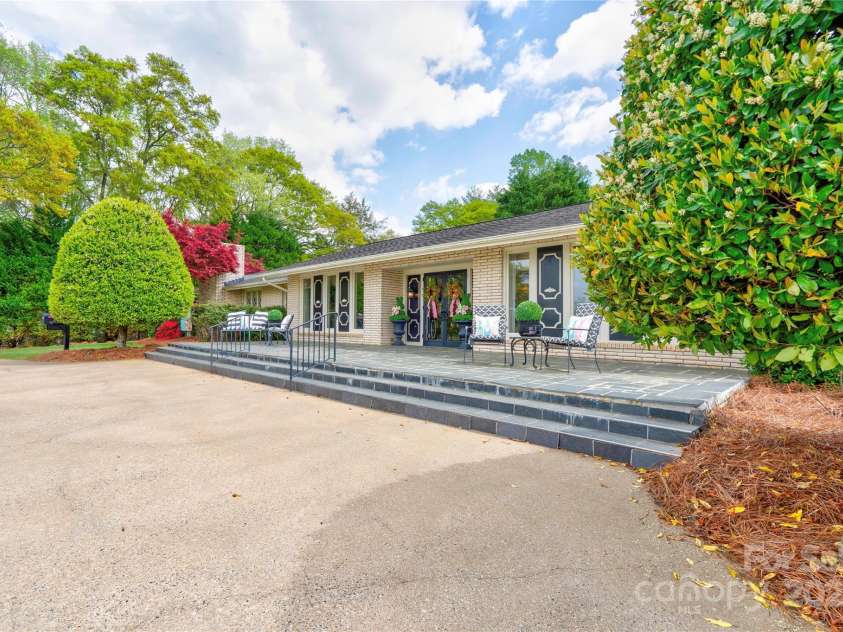 316 Country Club Acres None, Shelby, NC 28150.  MLS# CAR4244024, YatesRealty ID 5976. Front