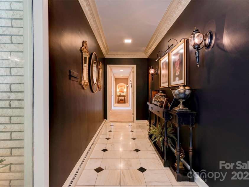 316 Country Club Acres None, Shelby, NC 28150.  MLS# CAR4244024, YatesRealty ID 5976. Hallway