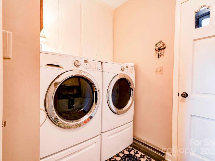 316 Country Club Acres None, Shelby, NC 28150.  MLS# CAR4244024, YatesRealty ID 5976. Laundry Room