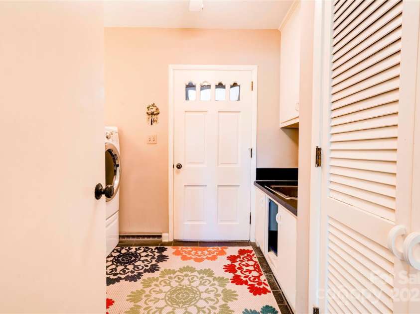 316 Country Club Acres None, Shelby, NC 28150.  MLS# CAR4244024, YatesRealty ID 5976. Laundry Room