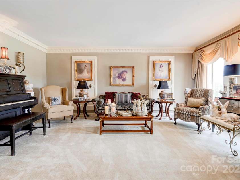 316 Country Club Acres None, Shelby, NC 28150.  MLS# CAR4244024, YatesRealty ID 5976. Living Room