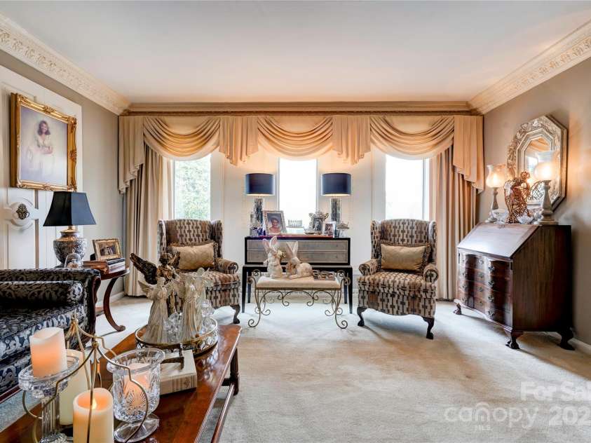 316 Country Club Acres None, Shelby, NC 28150.  MLS# CAR4244024, YatesRealty ID 5976. Living Room