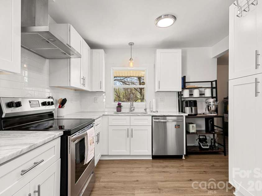 19705 Ferry Street, Cornelius, NC 28031.  MLS# CAR4356618, YatesRealty ID 5977. 