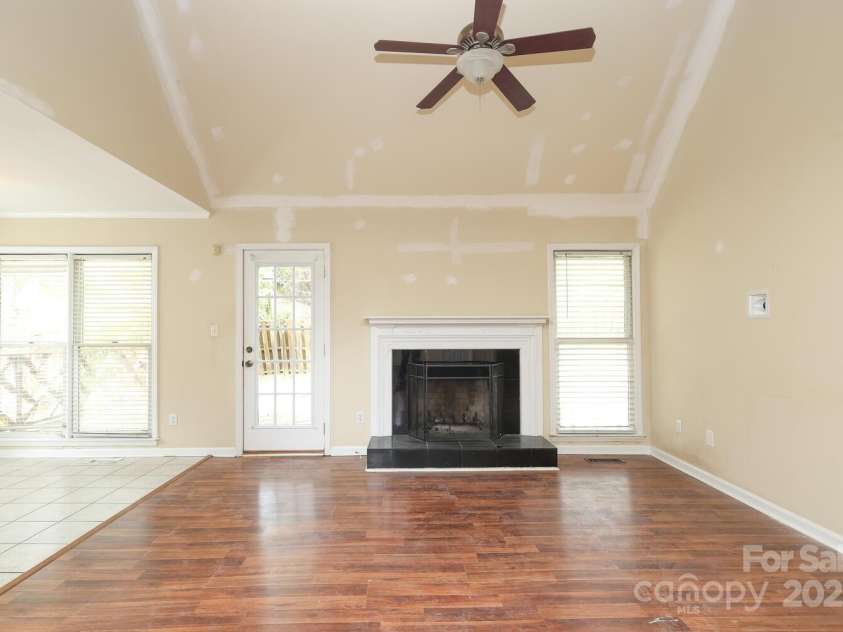 1121 Thoroughbred Place, Concord, NC 28027.  MLS# CAR4246454, YatesRealty ID 5978. 