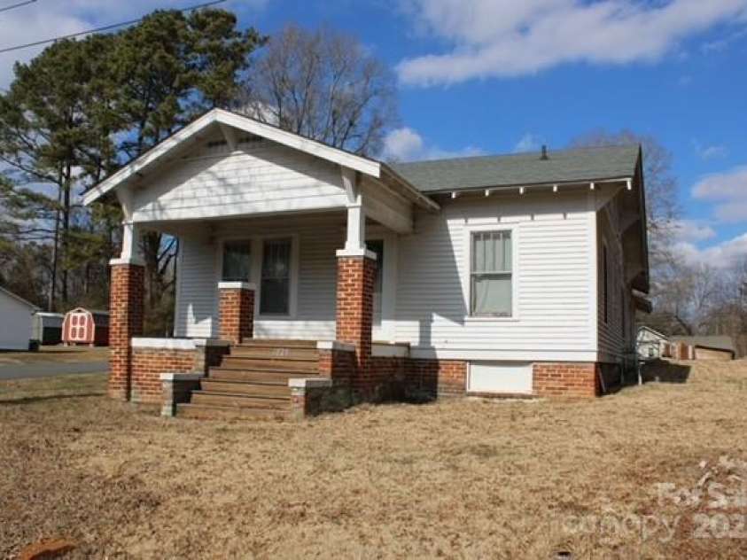 1724 Lowder Street, Albemarle, NC 28001.  MLS# CAR4217314, YatesRealty ID 5979. Front