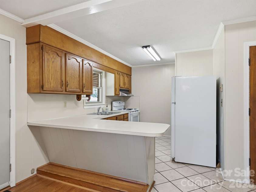 400 Pitts School Road, Concord, NC 28027.  MLS# CAR4359279, YatesRealty ID 5979. 