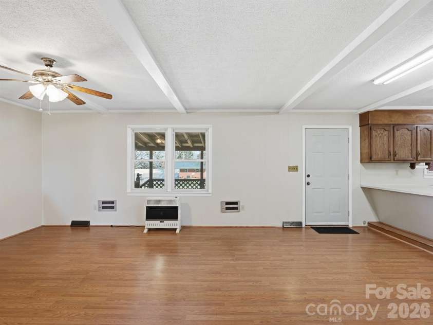 400 Pitts School Road, Concord, NC 28027.  MLS# CAR4359279, YatesRealty ID 5979. 