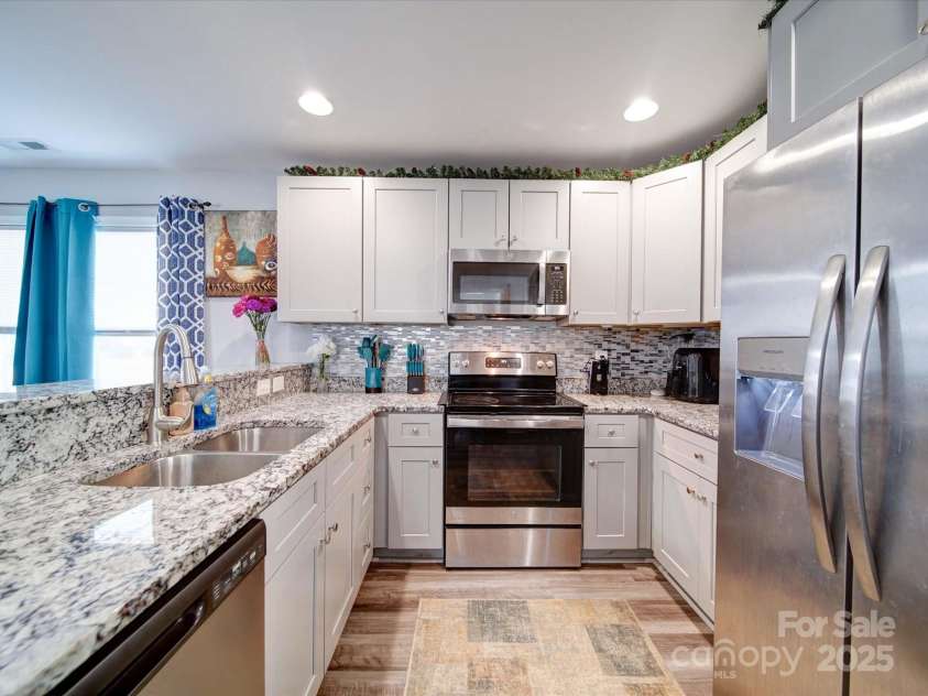 108 Oak Grove Street, Kannapolis, NC 28081.  MLS# CAR4226236, YatesRealty ID 5982. 