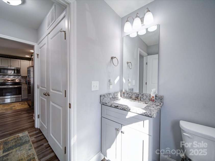 108 Oak Grove Street, Kannapolis, NC 28081.  MLS# CAR4226236, YatesRealty ID 5982. 