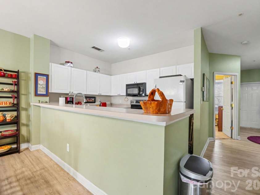 921 Northeast Drive, Davidson, NC 28036.  MLS# CAR4351410, YatesRealty ID 5982. 