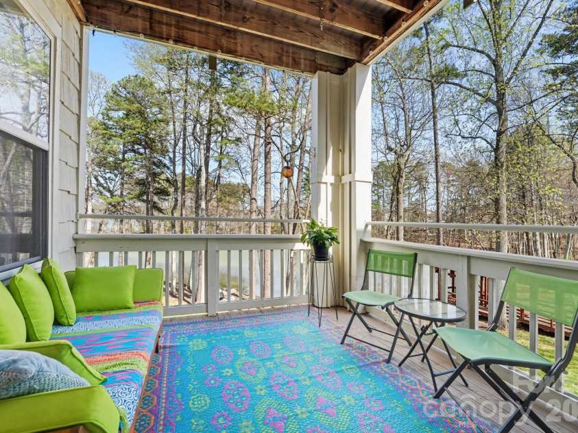 921 Northeast Drive, Davidson, NC 28036.  MLS# CAR4351410, YatesRealty ID 5982. 