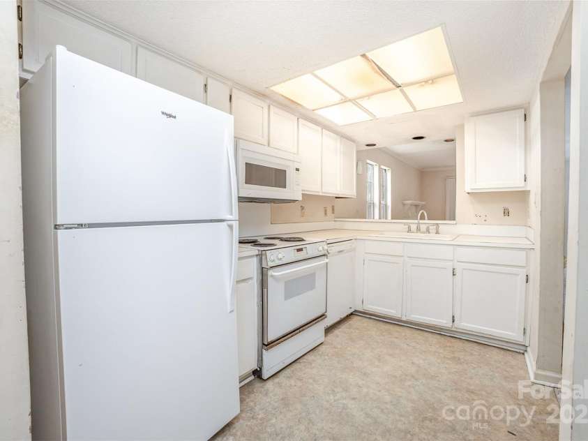 5301 Amity Springs Drive, Charlotte, NC 28212.  MLS# CAR4239401, YatesRealty ID 5983. 
