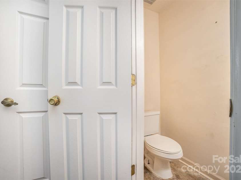5301 Amity Springs Drive, Charlotte, NC 28212.  MLS# CAR4239401, YatesRealty ID 5983. 