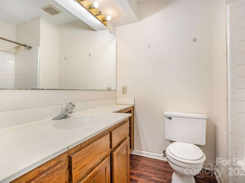 5301 Amity Springs Drive, Charlotte, NC 28212.  MLS# CAR4239401, YatesRealty ID 5983. 
