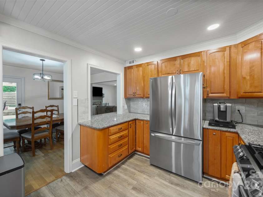 811 Myrtle Drive, Rock Hill, SC 29730.  MLS# CAR4332484, YatesRealty ID 5987. 