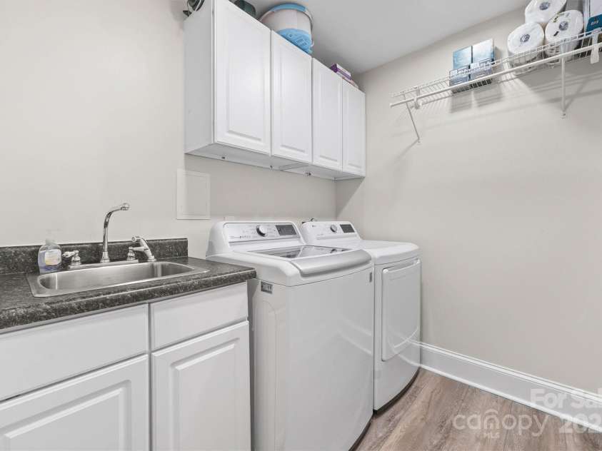 811 Myrtle Drive, Rock Hill, SC 29730.  MLS# CAR4332484, YatesRealty ID 5987. 