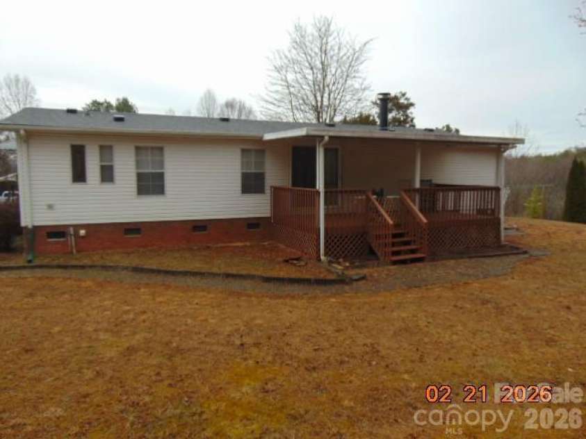 2685 Pit Lane, Morganton, NC 28655.  MLS# CAR4349661, YatesRealty ID 5988. Back porch