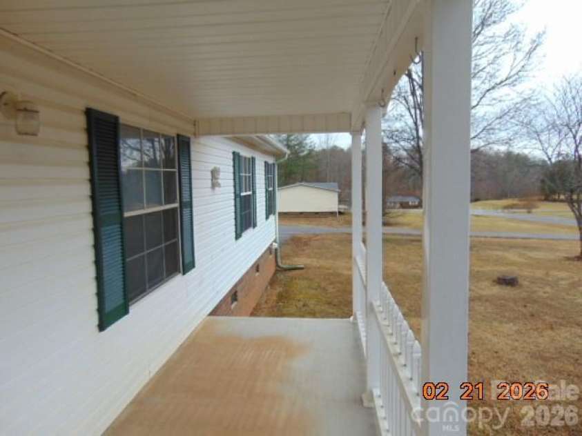 2685 Pit Lane, Morganton, NC 28655.  MLS# CAR4349661, YatesRealty ID 5988. Front Porch