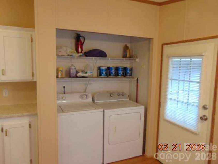 2685 Pit Lane, Morganton, NC 28655.  MLS# CAR4349661, YatesRealty ID 5988. Washer and dryer
