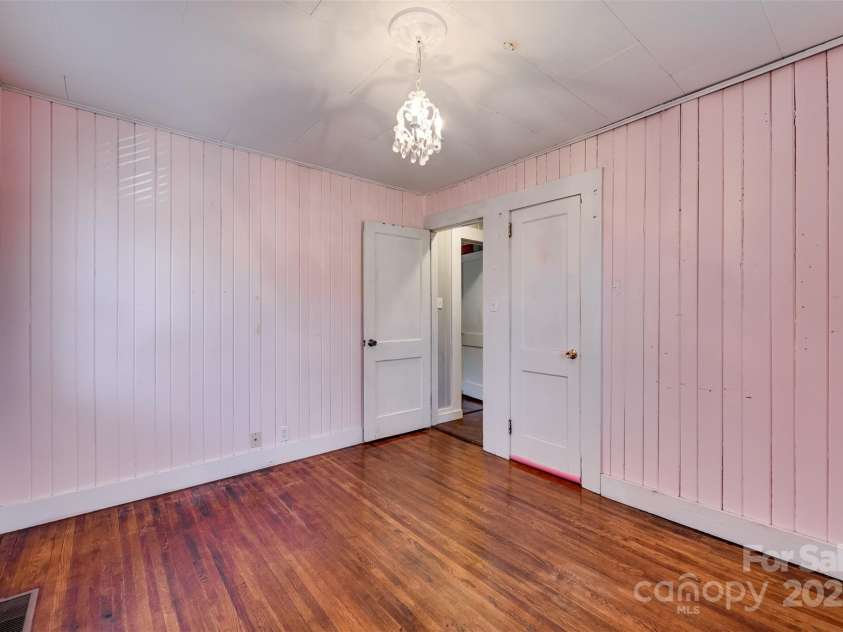 721 Arlington Avenue, Bryson City, NC 28713.  MLS# CAR4214059, YatesRealty ID 5988. 