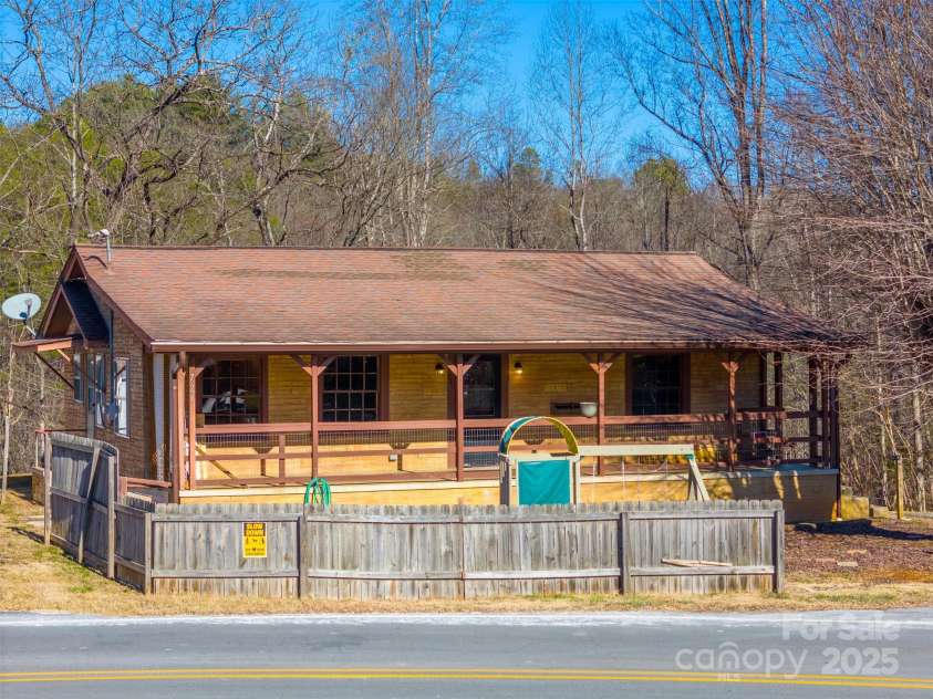 721 Arlington Avenue, Bryson City, NC 28713.  MLS# CAR4214059, YatesRealty ID 5988. 