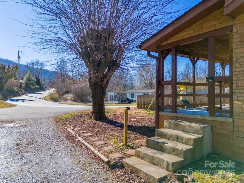 721 Arlington Avenue, Bryson City, NC 28713.  MLS# CAR4214059, YatesRealty ID 5988. 