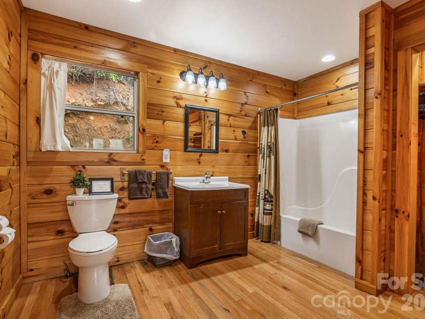 157 Crosspatch Lane, Bryson City, NC 28713.  MLS# CAR4355987, YatesRealty ID 5989. 