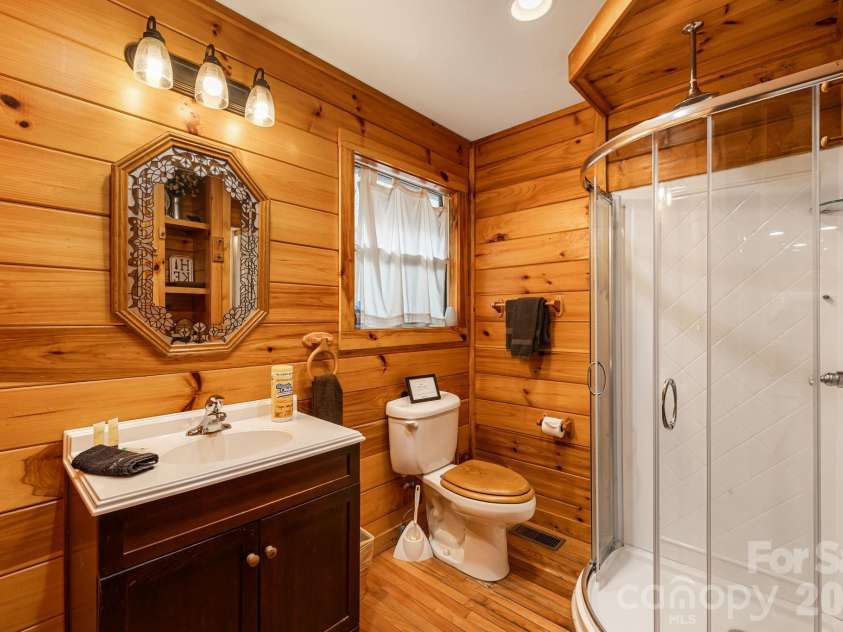 157 Crosspatch Lane, Bryson City, NC 28713.  MLS# CAR4355987, YatesRealty ID 5989. 
