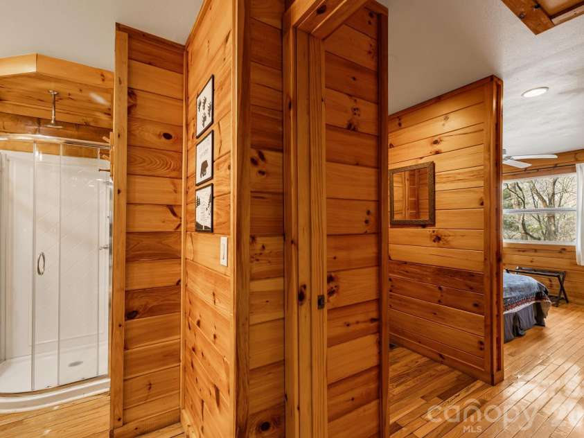 157 Crosspatch Lane, Bryson City, NC 28713.  MLS# CAR4355987, YatesRealty ID 5989. 