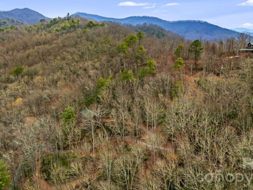 157 Crosspatch Lane, Bryson City, NC 28713.  MLS# CAR4355987, YatesRealty ID 5989. 
