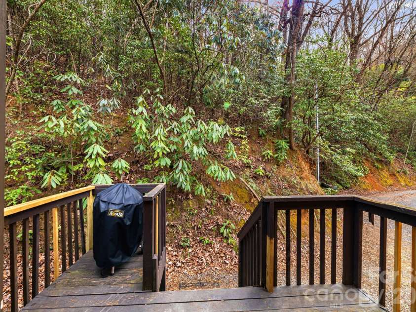 157 Crosspatch Lane, Bryson City, NC 28713.  MLS# CAR4355987, YatesRealty ID 5989. Front entrance 