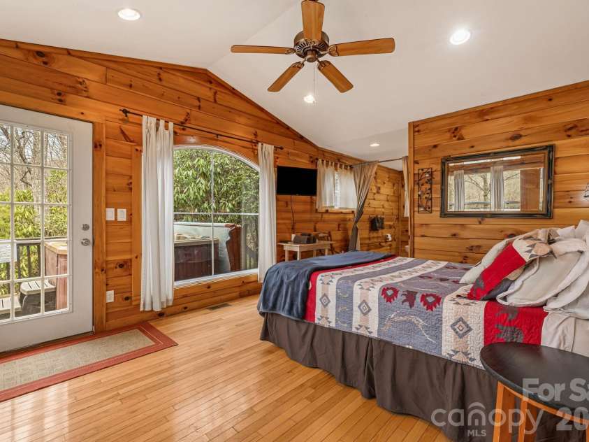 157 Crosspatch Lane, Bryson City, NC 28713.  MLS# CAR4355987, YatesRealty ID 5989. Imagine waking up to paradise 