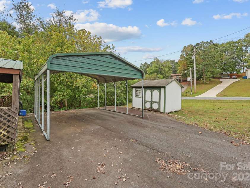 6600 Clara Circle, Concord, NC 28025.  MLS# CAR4306913, YatesRealty ID 599. 